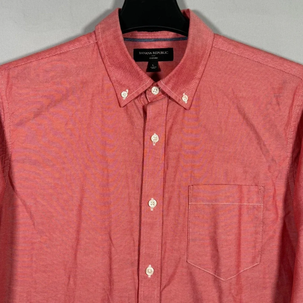 Banana Republic Oxford Shirt Mens L Red Untucked Fit‎ ButtonDown Chest 44
